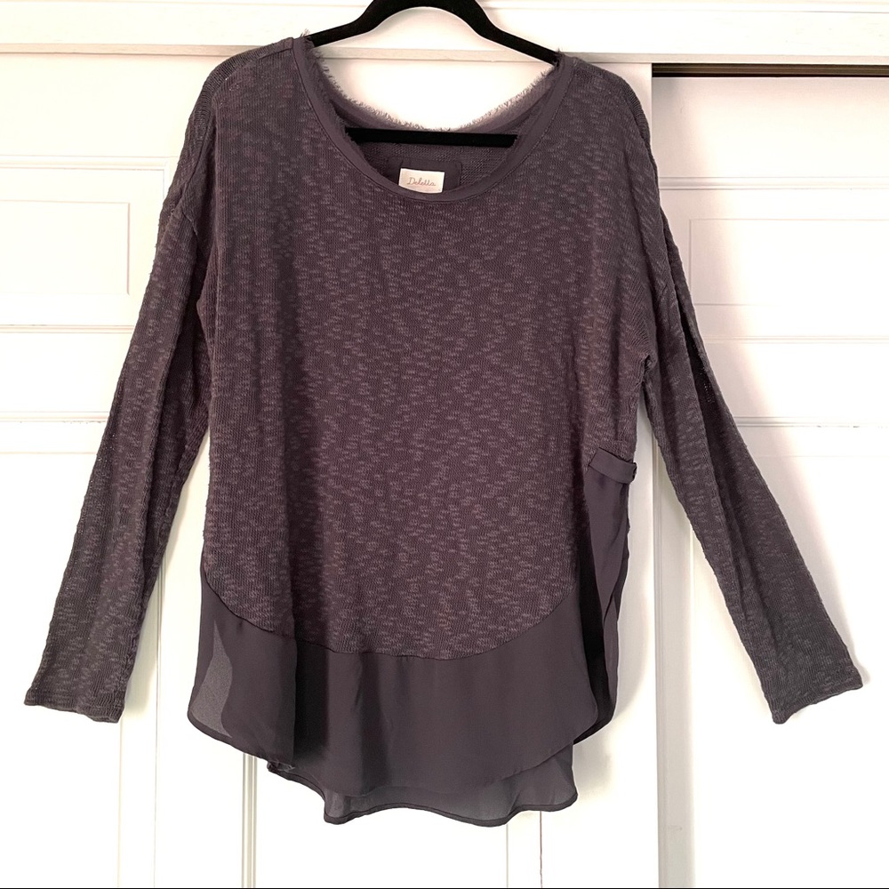 Deletta light flowy sweater